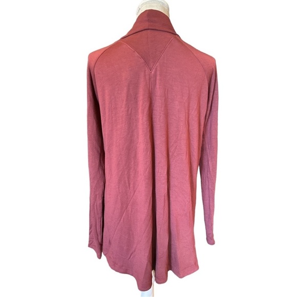 Like New - Athleta Nirvana Wear 2 Ways Wrap - in Maple Red - size M Tall - Picture 5 of 7